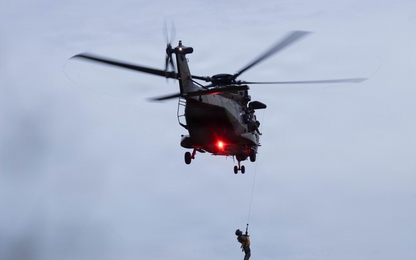 Fleet Exercise 250 | French sailors conduct helicopter training on MCB Camp Lejeune