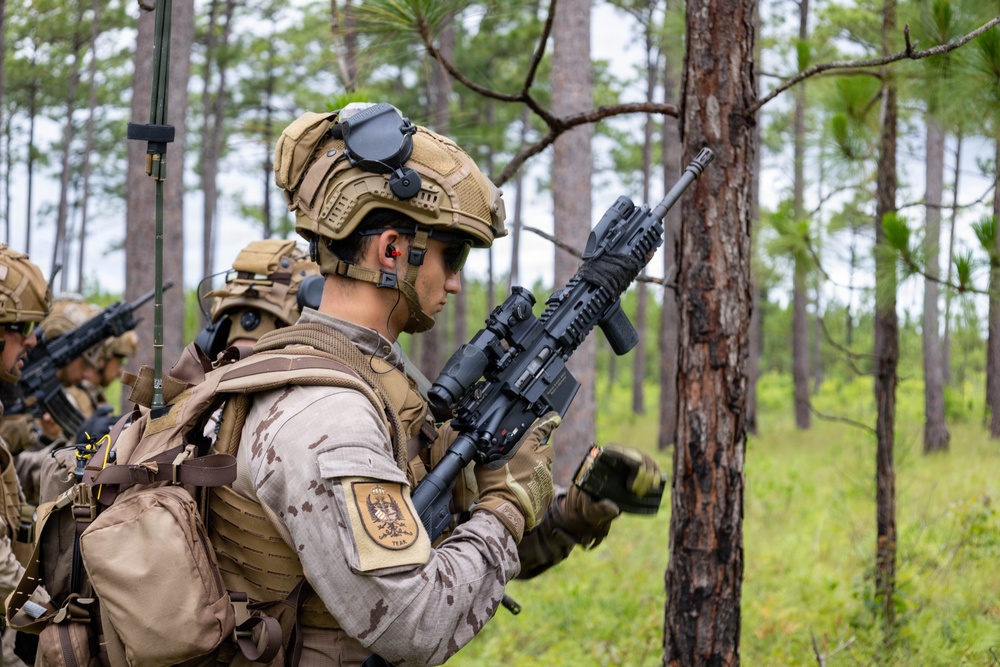 FLEETEX 250 | U.S. and Spanish Marines participate in company level live-fire range