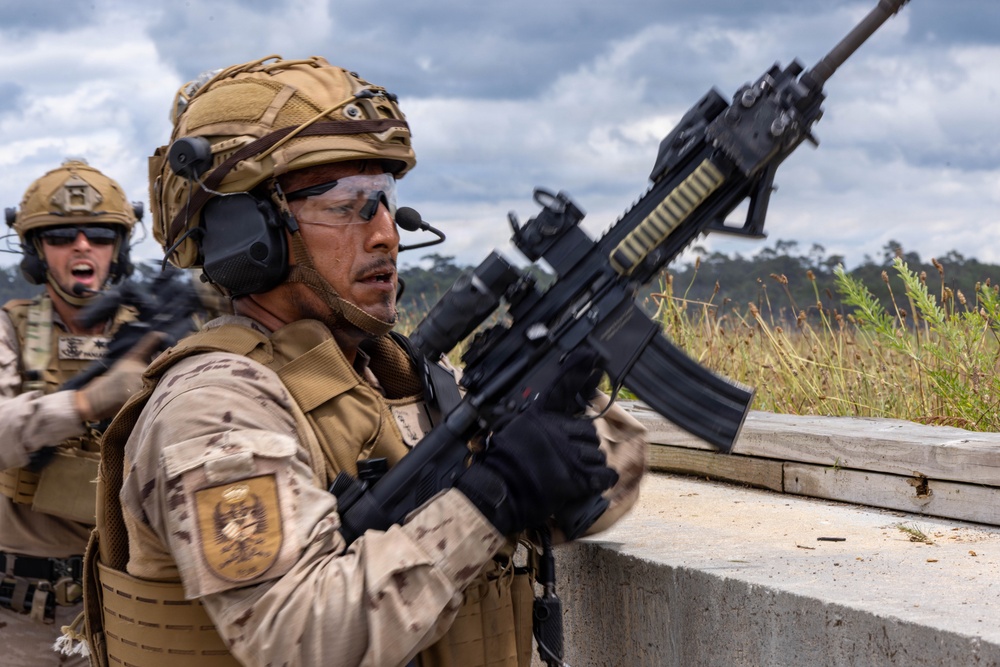 FLEETEX 250 | U.S. and Spanish Marines participate in company level live-fire range