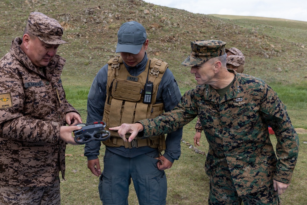 U.S. Pacific Command Deputy Commander Visits Mongolia, Reaffirms Strategic ‘Third Neighbor’ Partnership