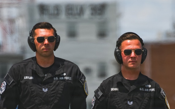 F-16 Viper demonstration team performs at Naval Air Station Patuxent River Air Show