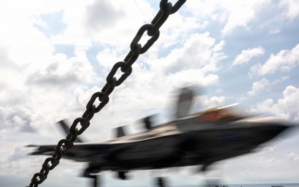 11th MEU Marines, Sailors Conduct Flight Operations Aboard USS Boxer