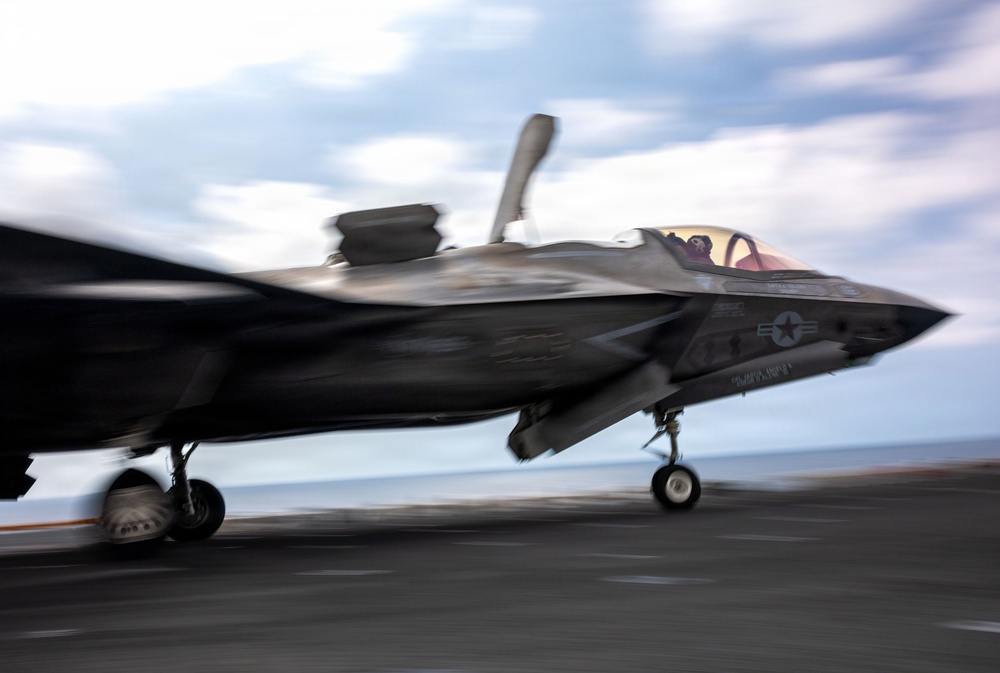 11th MEU Marines, Sailors Conduct Flight Operations Aboard USS Boxer