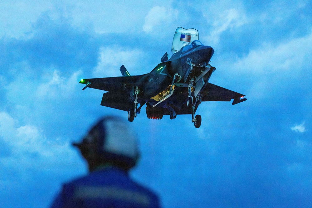 11th MEU Marines, Sailors Conduct Flight Operations Aboard USS Boxer