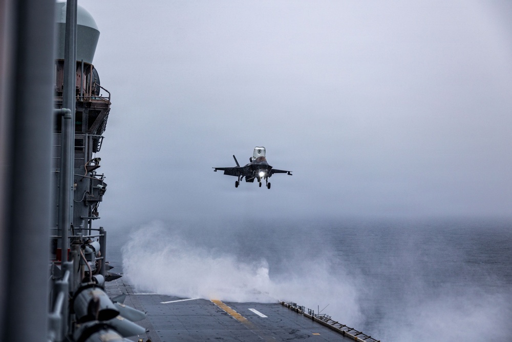 11th MEU Marines, Sailors Conduct Flight Operations Aboard USS Boxer
