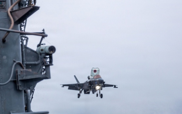 11th MEU Marines, Sailors Conduct Flight Operations Aboard USS Boxer
