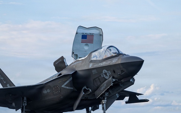 11th MEU Marines, Sailors Conduct Flight Operations Aboard USS Boxer