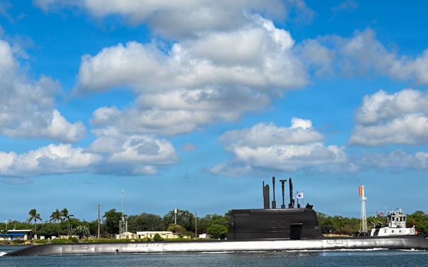 The Republic of Korea Navy submarine ROKS Dosan ahn Chang-ho (SS-083) arrives at Pearl Harbor-Hickam for RIMPAC 2026