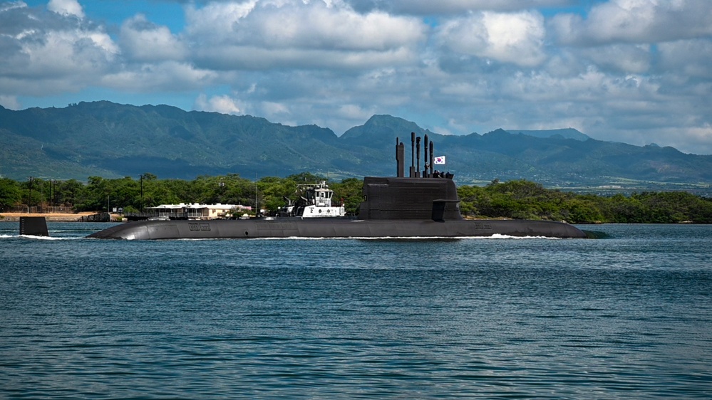The Republic of Korea Navy submarine ROKS Dosan ahn Chang-ho (SS-083) arrives at Pearl Harbor-Hickam for RIMPAC 2026