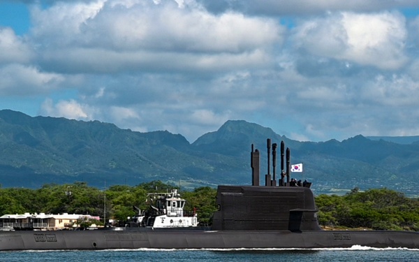 The Republic of Korea Navy submarine ROKS Dosan ahn Chang-ho (SS-083) arrives at Pearl Harbor-Hickam for RIMPAC 2026