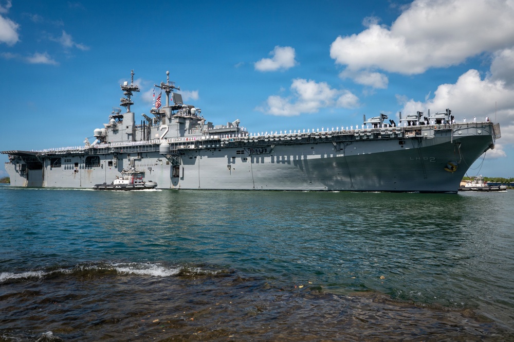 USS Essex (LHD 2) arrives at Pearl Harbor for RIMPAC 2026