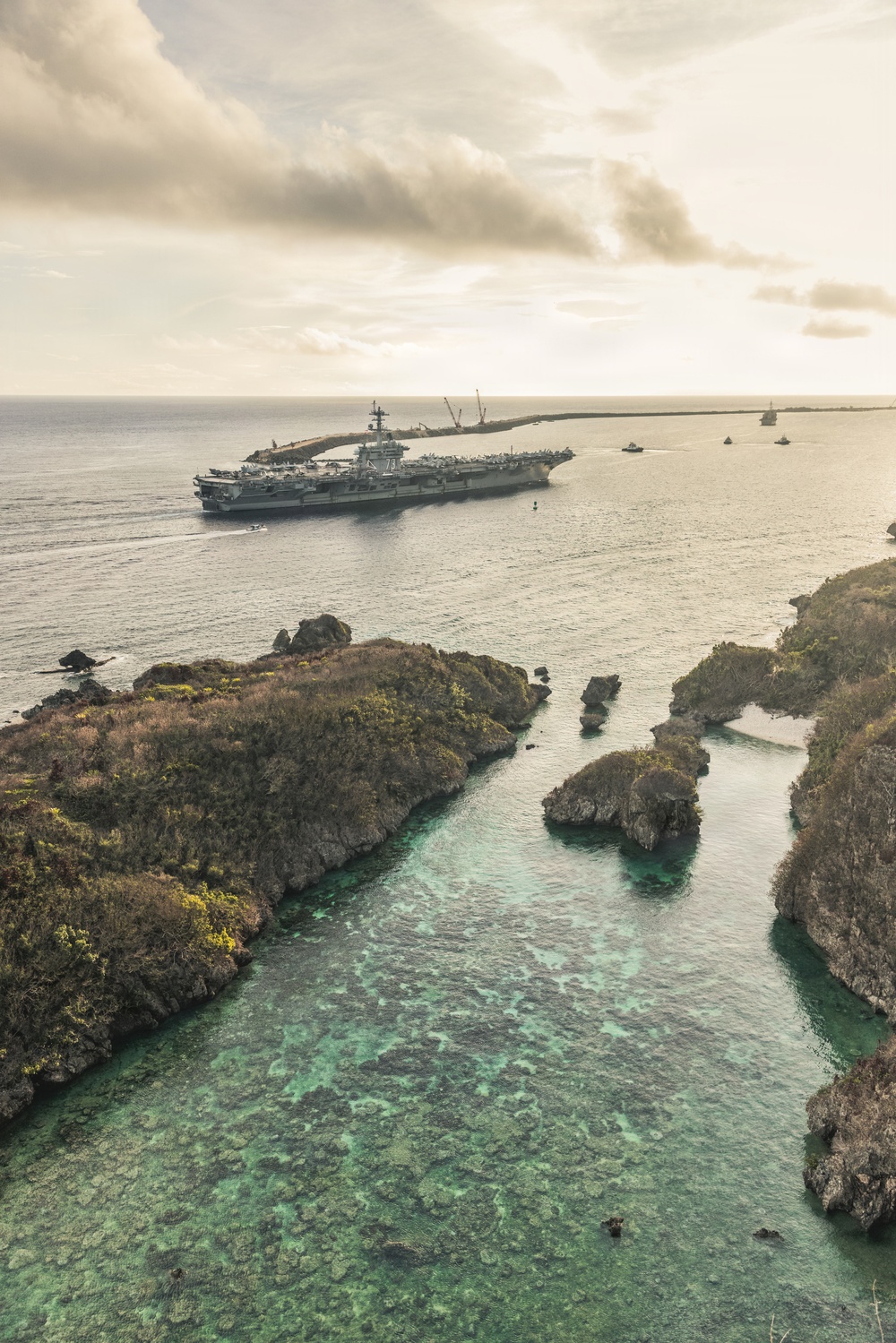 USS George Washington Arrives in Guam