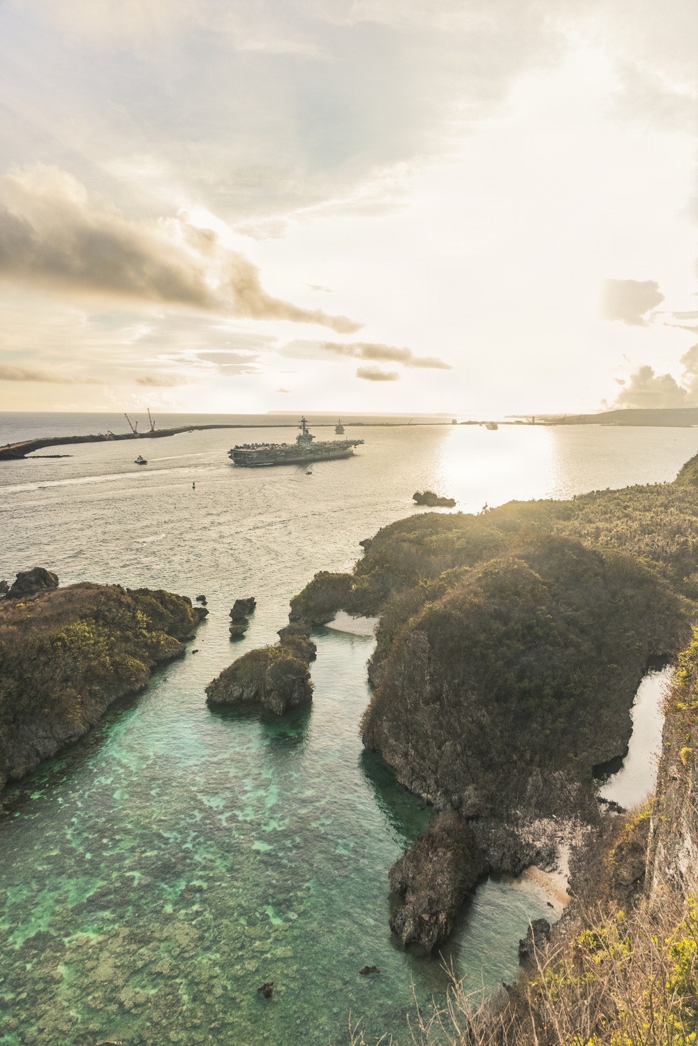 USS George Washington Arrives in Guam