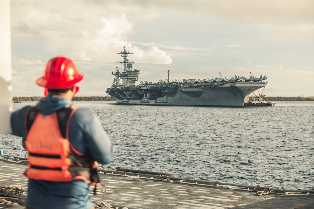 USS George Washington Arrives in Guam