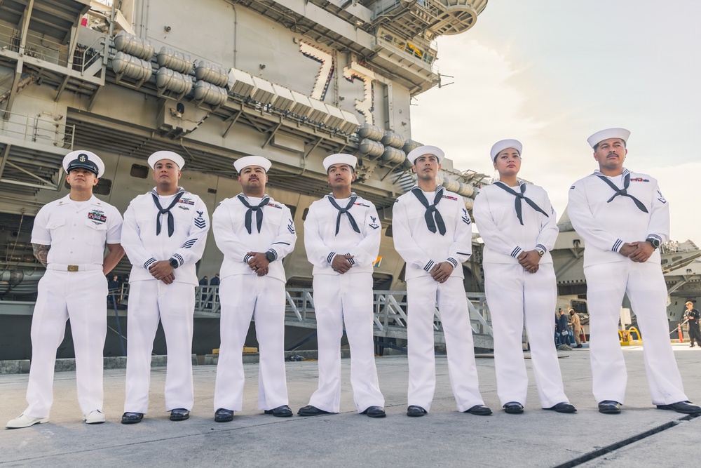 USS George Washington Arrives in Guam
