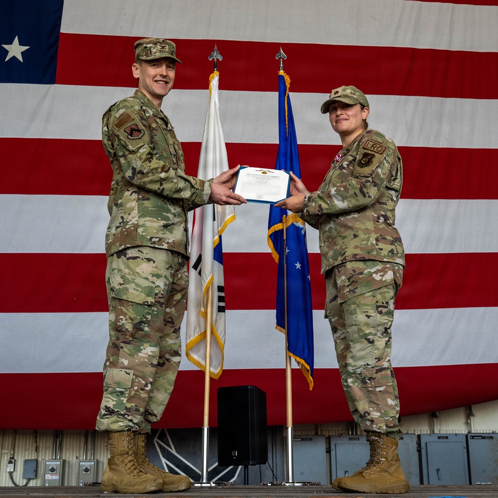 8th LRS welcomes new commander