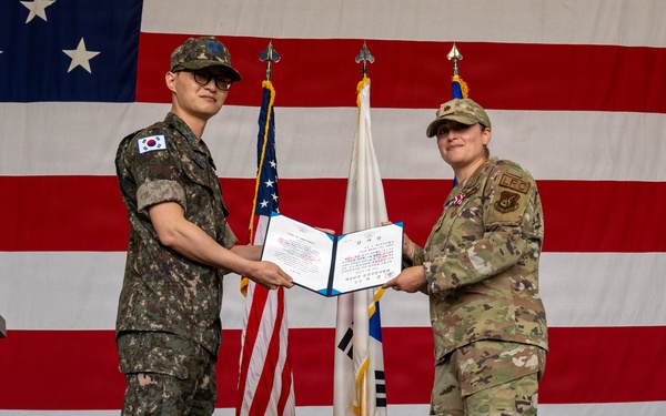 8th LRS welcomes new commander