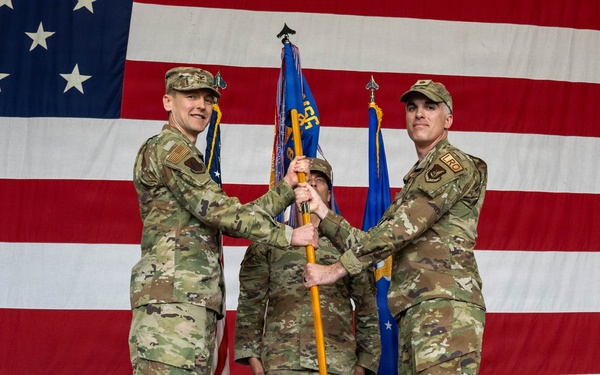 8th LRS welcomes new commander
