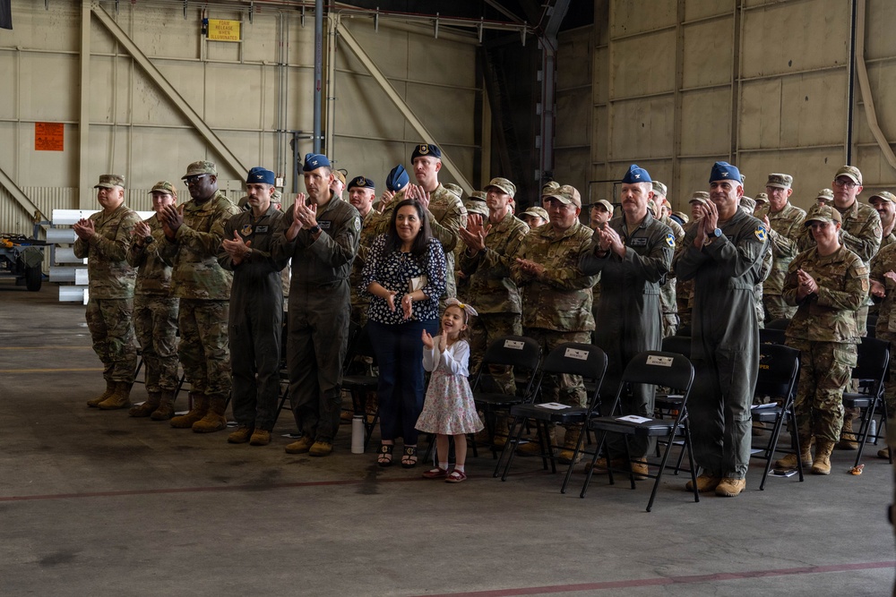 8th LRS welcomes new commander