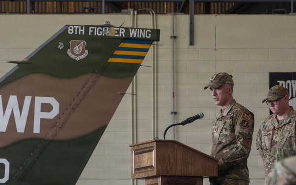 8th LRS welcomes new commander