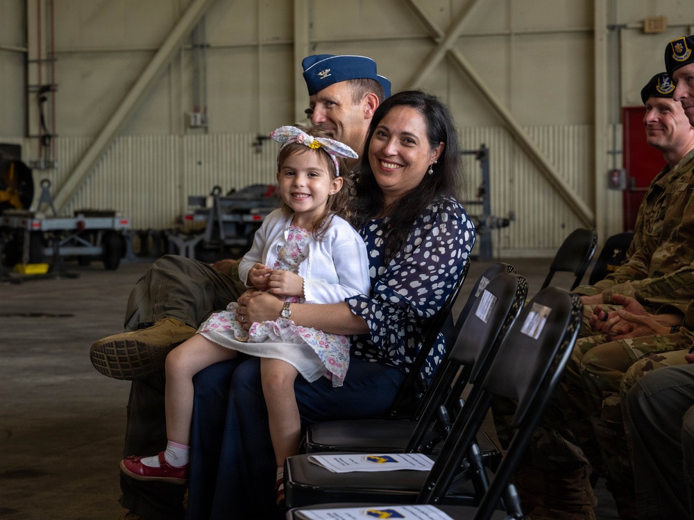 8th LRS welcomes new commander