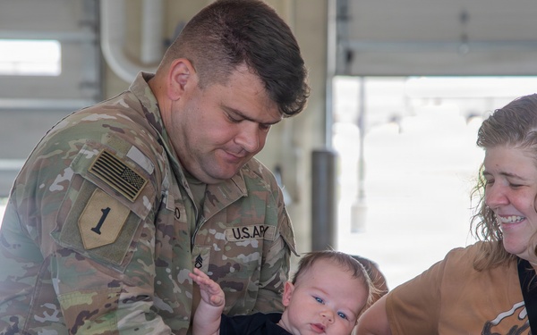 Division Artillery Pre-Deployment Family Time