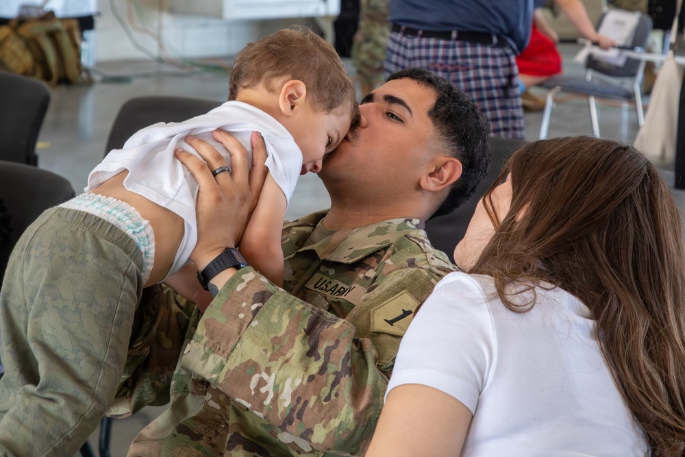 Division Artillery Pre-Deployment Family Time