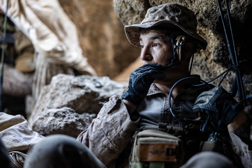 Resolute Hunter 26-2: 5th Air Naval Gunfire Liaison Company Marines establish communications and observe targets in austere environment
