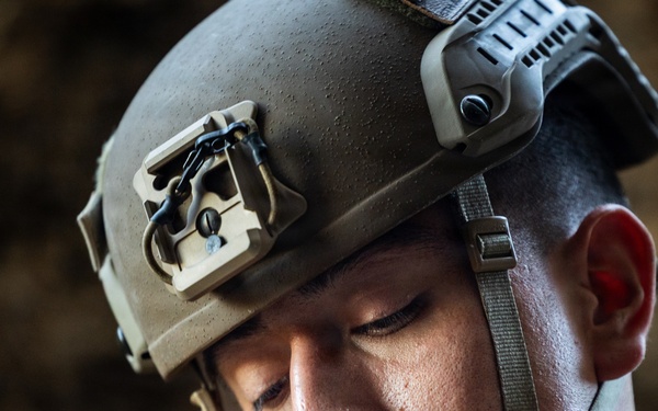 Resolute Hunter 26-2: 5th Air Naval Gunfire Liaison Company Marines establish communications and observe targets in austere environment