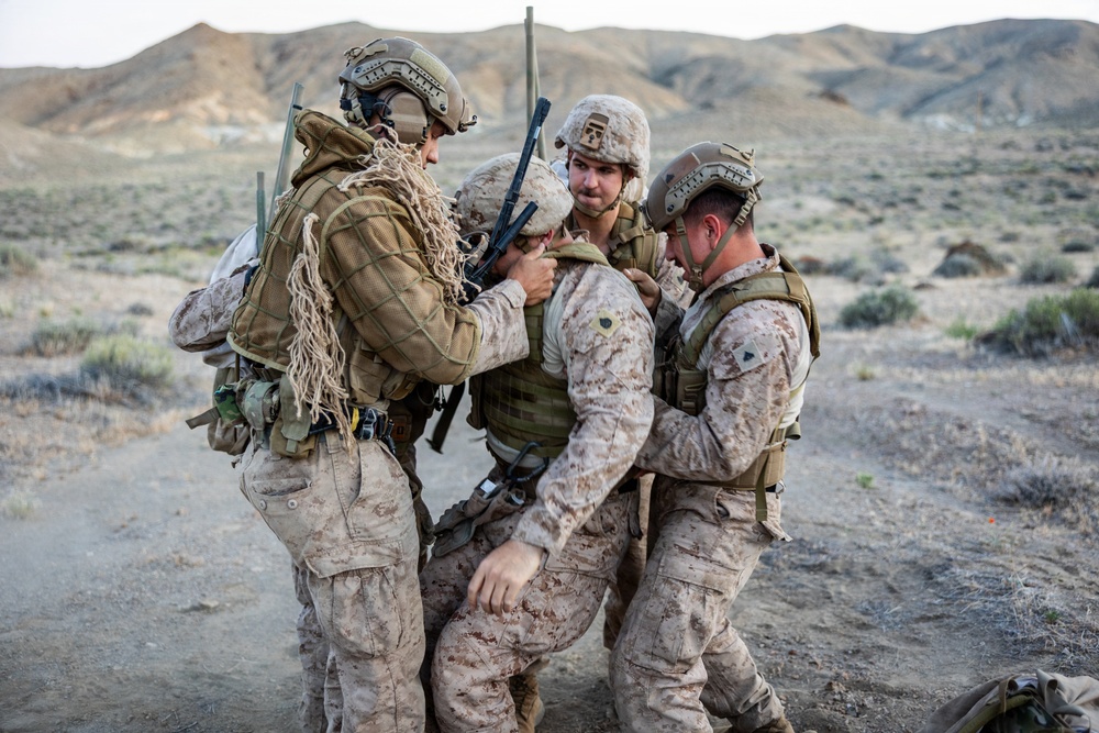 Resolute Hunter 26-2: 5th Air Naval Gunfire Liaison Company Marines establish communications and observe targets in austere environment