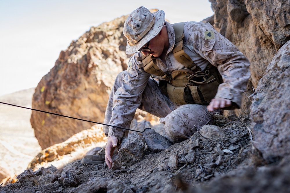 Resolute Hunter 26-2: 5th Air Naval Gunfire Liaison Company Marines establish communications and observe targets in austere environment