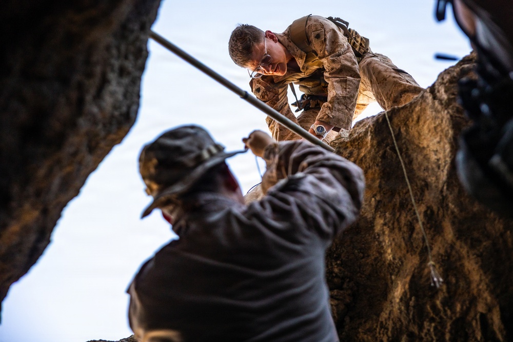 Resolute Hunter 26-2: 5th Air Naval Gunfire Liaison Company Marines establish communications and observe targets in austere environment