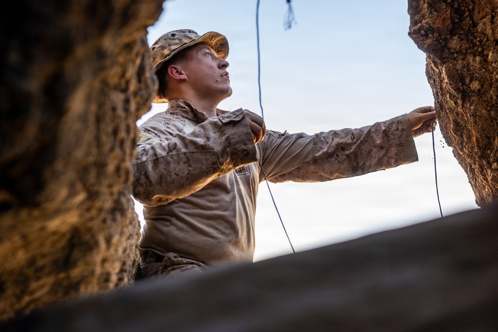 Resolute Hunter 26-2: 5th Air Naval Gunfire Liaison Company Marines establish communications and observe targets in austere environment