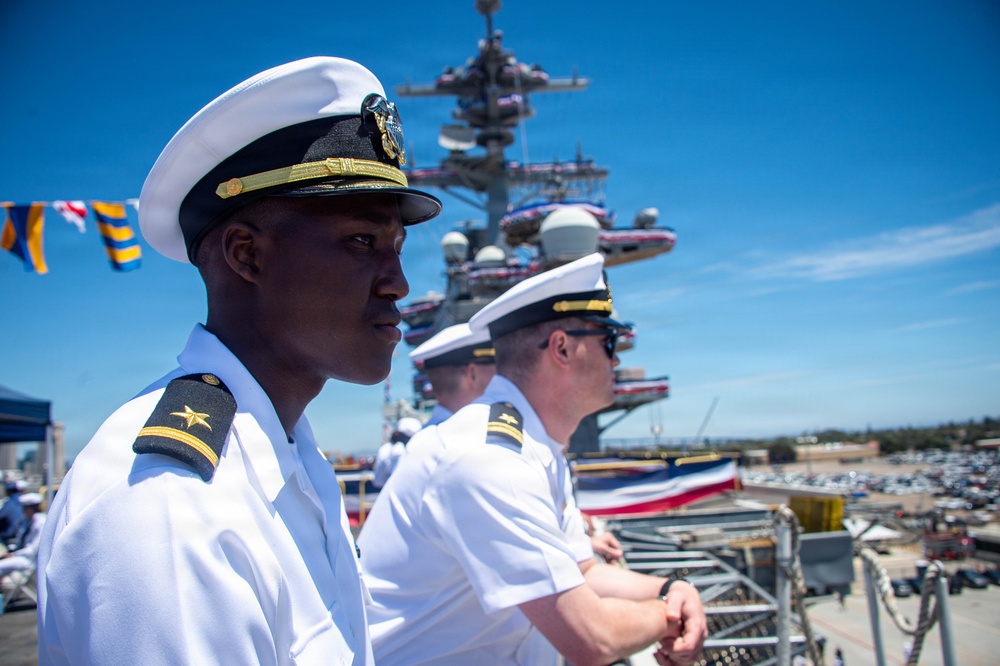 USS Carl Vinson Sailors watch NASCAR Cup Series: Anduril 250 Race the Base