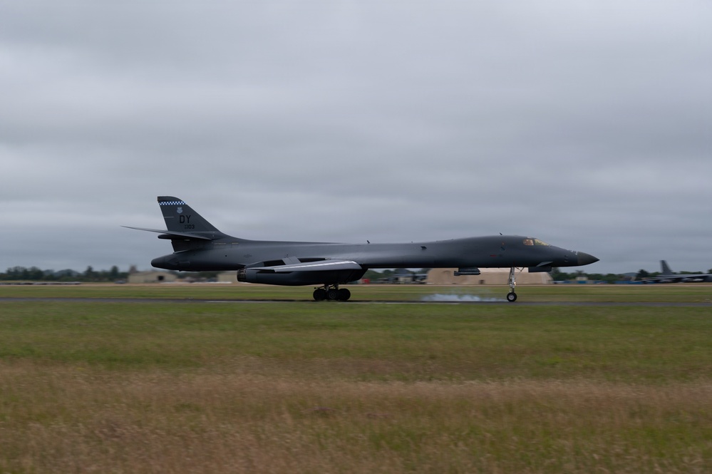 B-1B Lancer lands to support U.S. Central Command