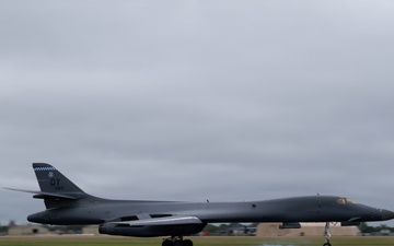 B-1B Lancer lands to support U.S. Central Command
