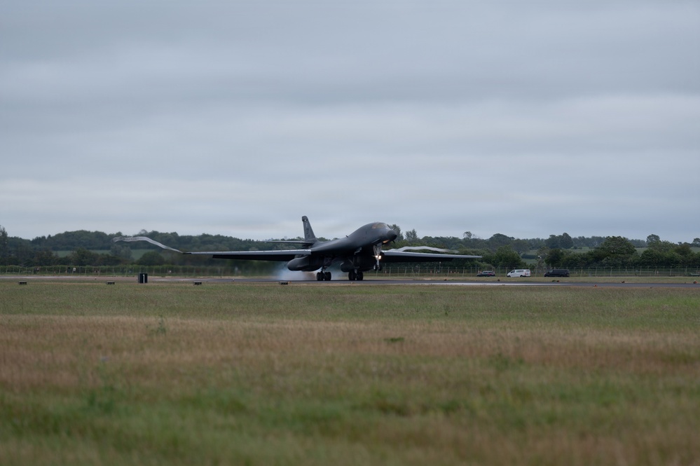 B-1B Lancer lands to support U.S. Central Command