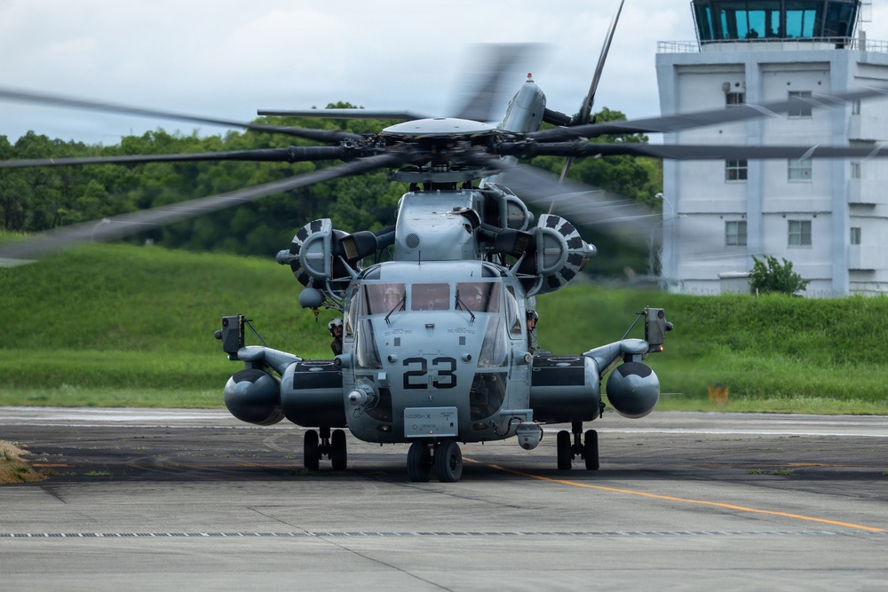 HMH-361 arrives at JGSDF Camp Metabaru