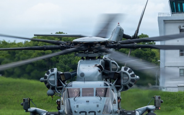 HMH-361 arrives at JGSDF Camp Metabaru