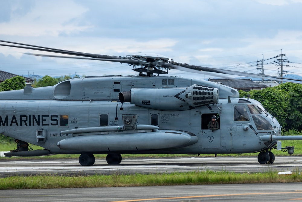 HMH-361 arrives at JGSDF Camp Metabaru