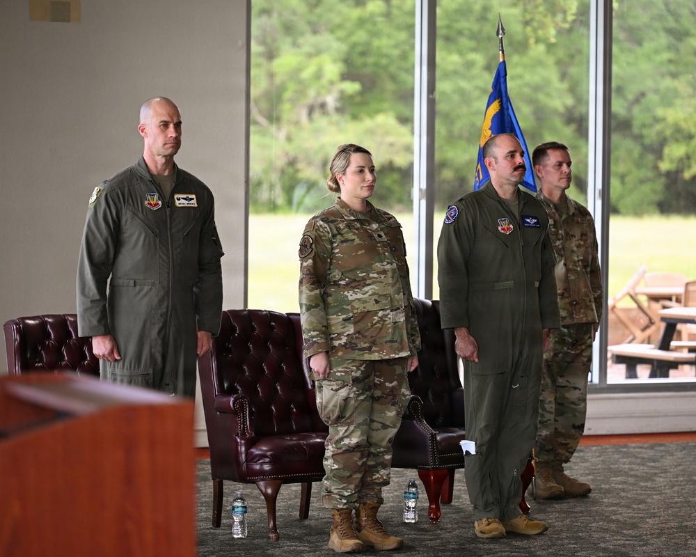 87 EWS welcomes new commander
