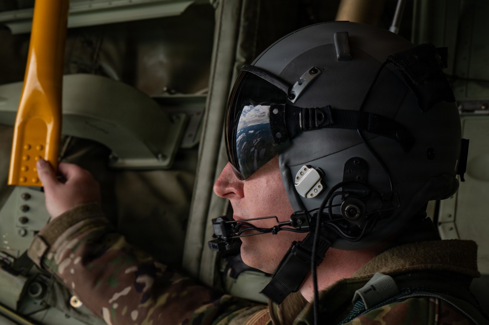Kentcuky Airmen provide tactical airlift for RAFL26 formation flight