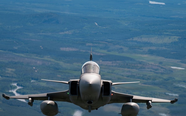 Kentcuky Airmen provide tactical airlift for RAFL26 formation flight