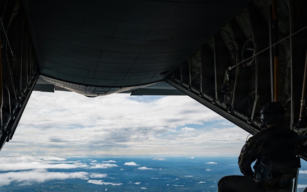 Kentcuky Airmen provide tactical airlift for RAFL26 formation flight