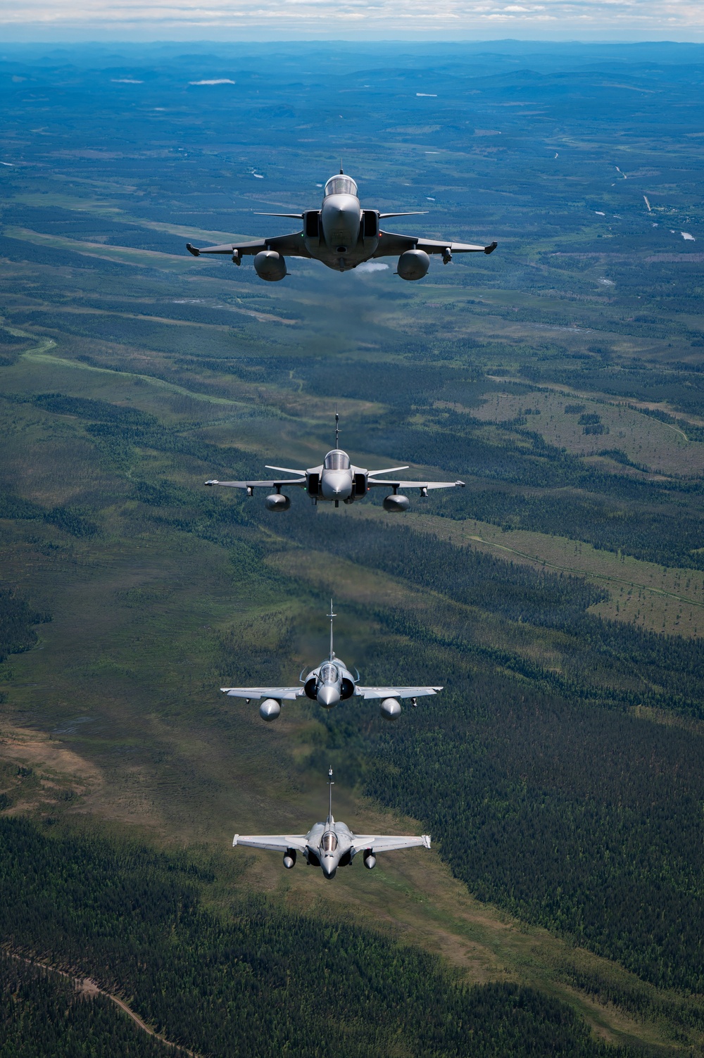 Kentcuky Airmen provide tactical airlift for RAFL26 formation flight