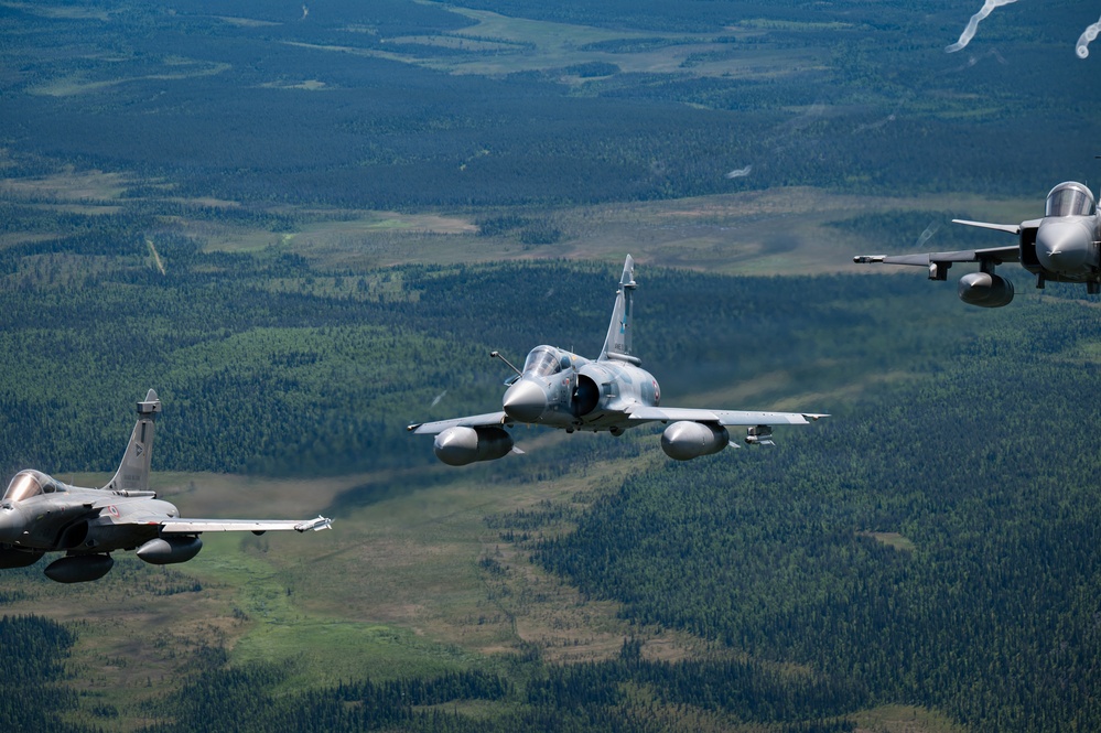 Kentcuky Airmen provide tactical airlift for RAFL26 formation flight