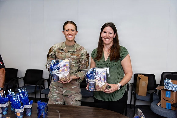 STARCOM spouses, volunteers support deployed service member families