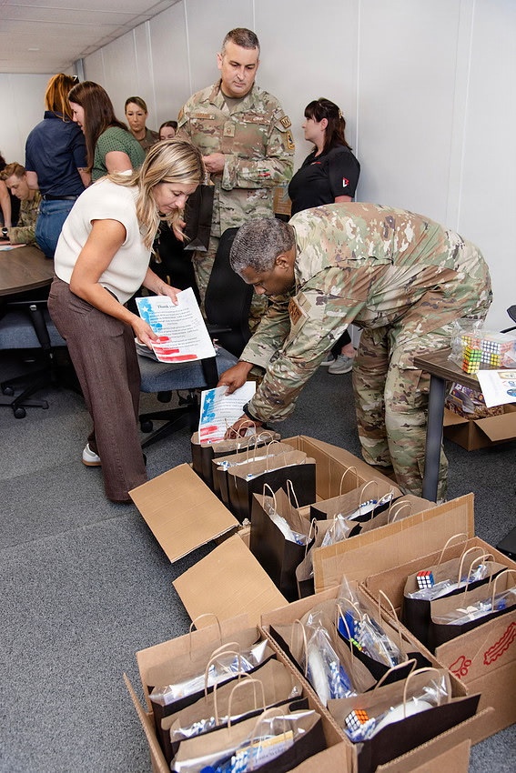 STARCOM spouses, volunteers support deployed service member families
