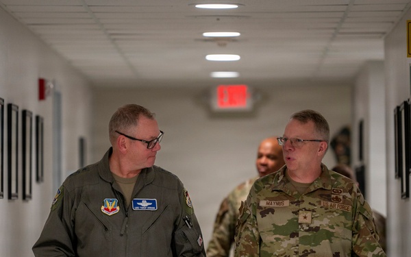 Lt. Gen. Ahmann Visits the 180FW