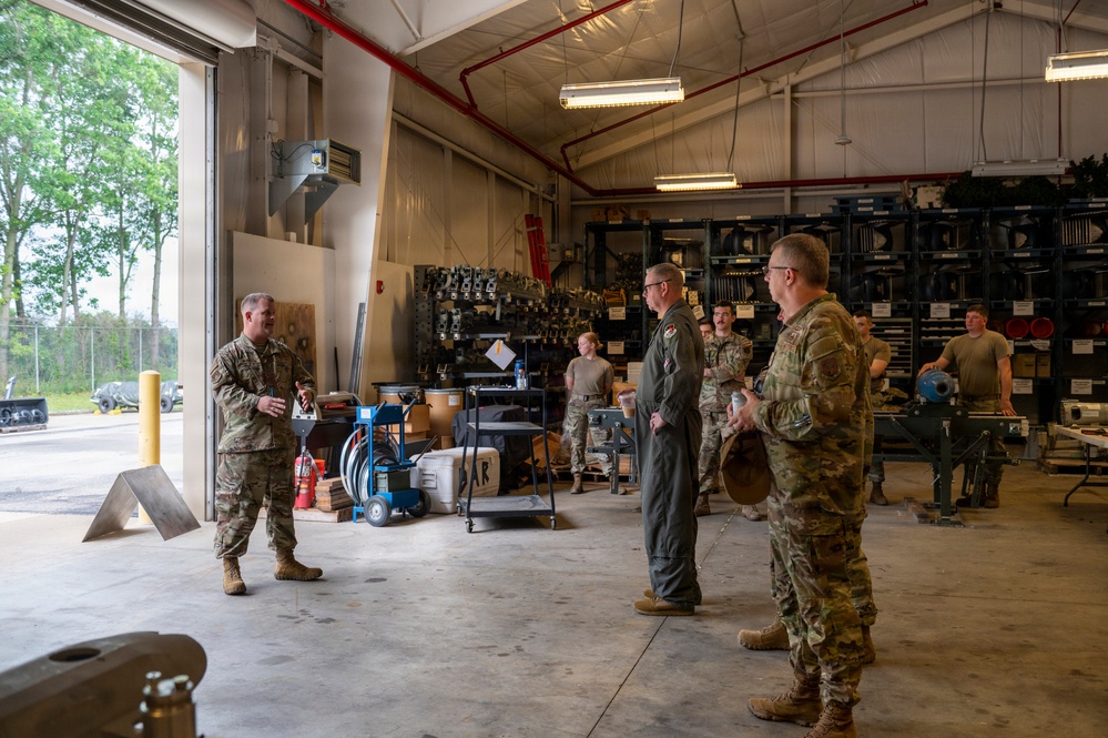 Lt. Gen. Ahmann Visits the 180FW